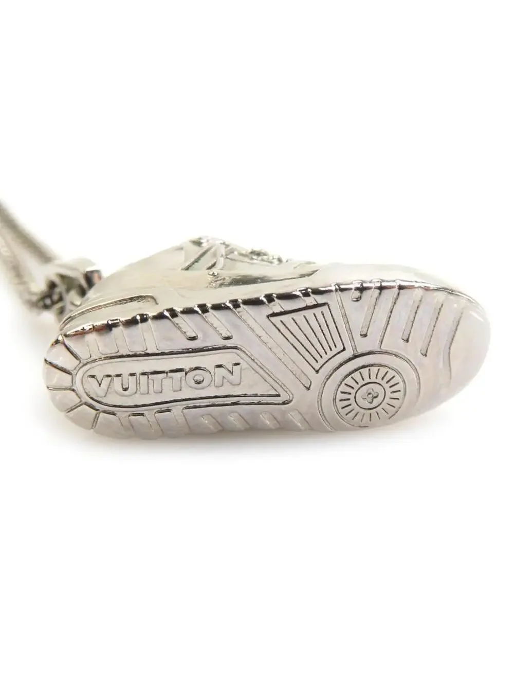 Auth Louis Vuitton Pendentif Lv Trainer #302675L49B